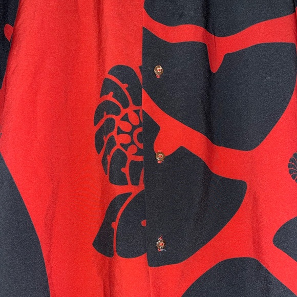 Men's Hawaiian Kini Zamora size small red and black button down shirt - Picture 3 of 6